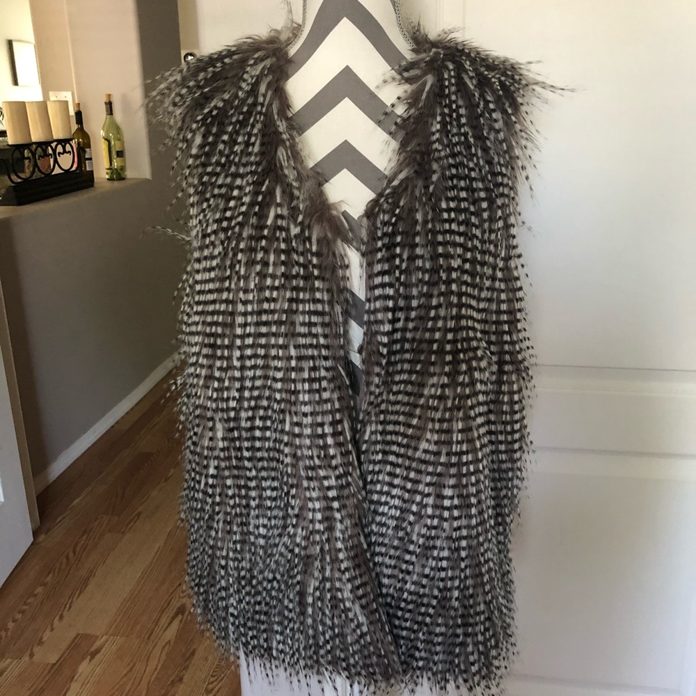 💥HOST PICK💥Olive + Oak Faux Fur Fuzzy Vest
